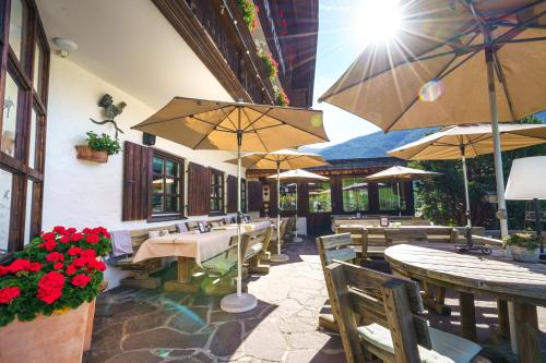 Exterior view, Gasthof-Appartements Sportalm in Sankt Oswald