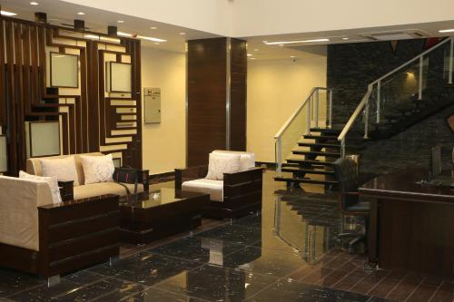 Empfangshalle, Royaute Luxury in Lahore