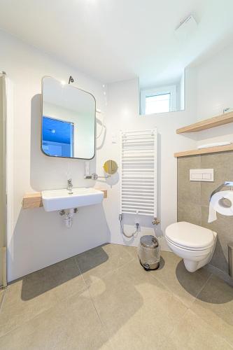 Double or Twin Room with Shower