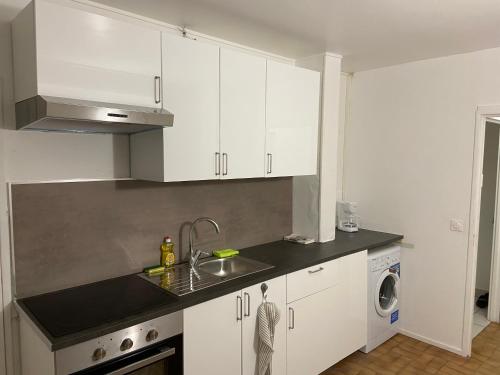Kitchen, Bel appartement spacieux, lumineux avec parking in Ris-Orangis