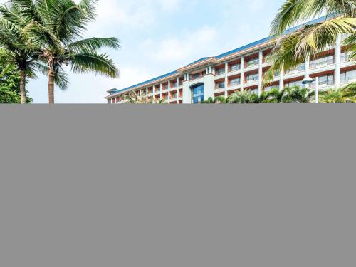 Pullman Forum Hotel Dongguan Parking Lot