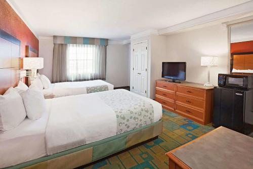 Norwood Inn & Suites Merrillville