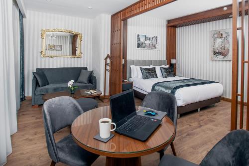 room detail thumbnail 1