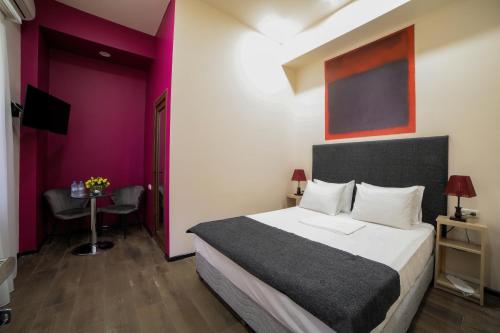 Elysium Gallery Boutique Hotel