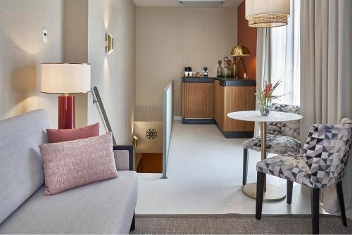 Junior Suite with Terrace image 10