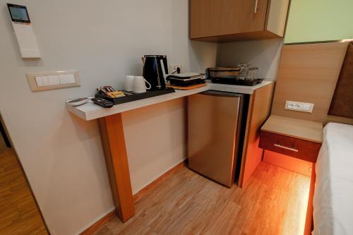Dim House - image 10