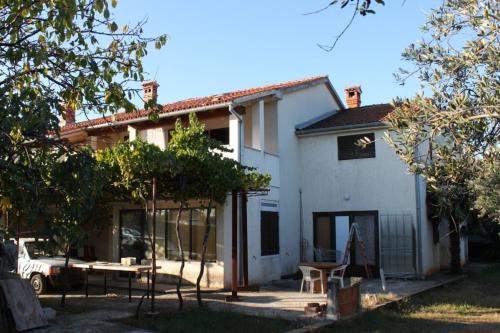  Apartments with a parking space Fazana - 2293 in Fažana