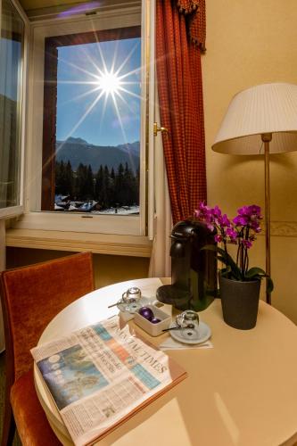 Deluxe Double or Twin Room with Mountain View