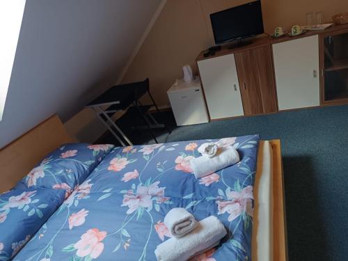 1 double bed