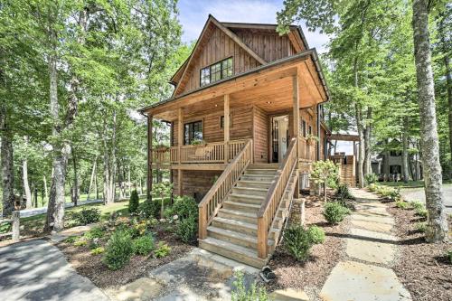 7 Mi to Ski Sapphire Valley Resort-Style Retreat in แซฟไฟร์ (NC)