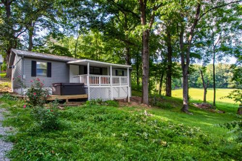 Hopp On Inn Secluded 3BR Home in Dandridge, USA