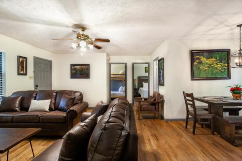 Hopp On Inn Secluded 3BR Home in Dandridge, USA