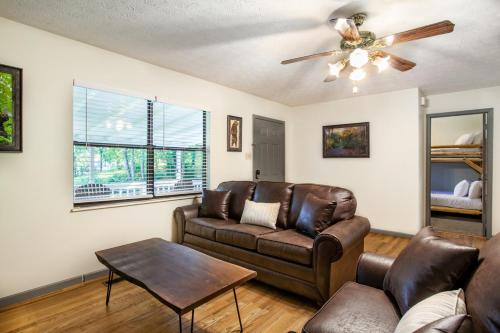 Hopp On Inn Secluded 3BR Home Hopp On Inn Secluded 3BR Home