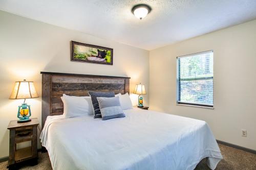 Hopp On Inn Secluded 3BR Home Hopp On Inn Secluded 3BR Home