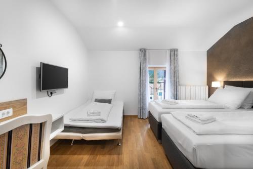 Hotel Dvorec Room Type - Superior Deluxe Double or Twin Room 