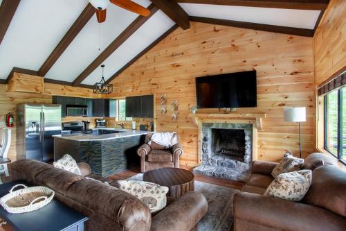 Serenity View- FirePit, Game Room, Community Pools in Gatlinburg, USA