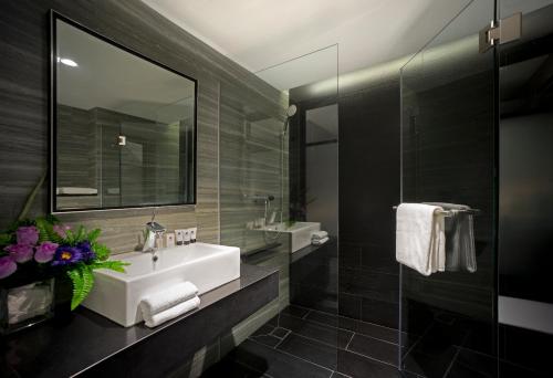 Bathroom, Venue Hotel The Lily in East Coast