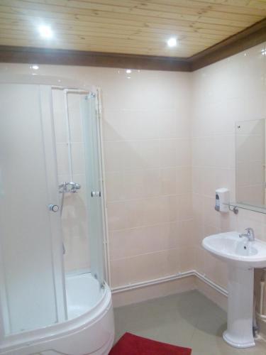 Sarin Hotel