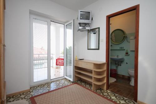 Apartment Selce 2379b - image 2