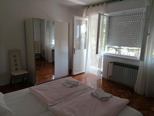 Two-Bedroom Apartment with Terrace and Sea View image 9