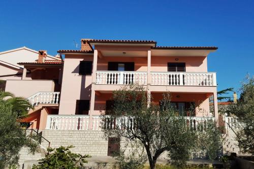  Apartments by the sea Duga Luka - Prtlog, Labin - 2358, Pension in Drenje