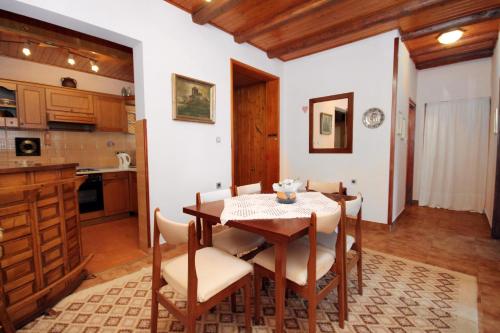Two-Bedroom Apartment with Terrace and Sea View image 4