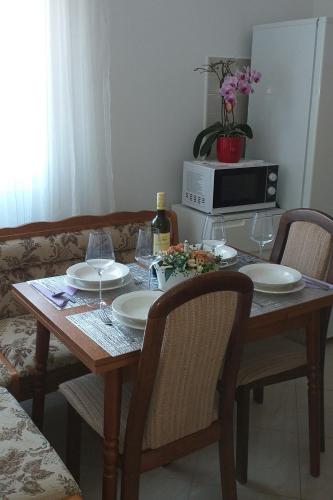 Two-Bedroom Apartment with Balcony and Sea View image 6