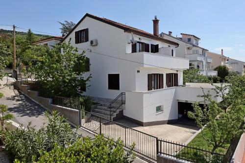 Apartments and rooms with parking space Selce, Crikvenica - 2362 Selce