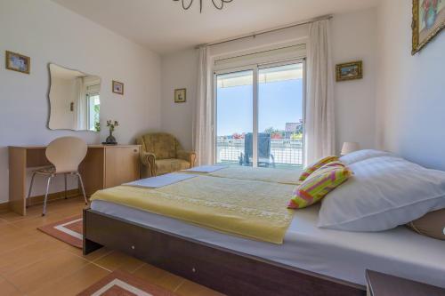 Two-Bedroom Apartment with Terrace and Sea View image 10