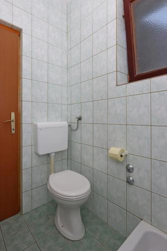 Double Room with Balcony and Sea View image 6