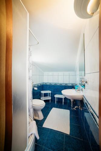 Two-Bedroom Apartment with Terrace and Sea View image 6