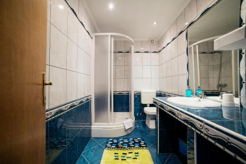 Two-Bedroom Apartment with Terrace and Sea View image 5