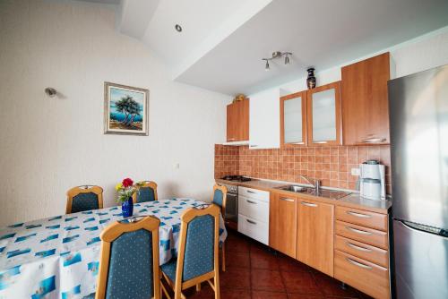 Two-Bedroom Apartment with Terrace and Sea View image 7