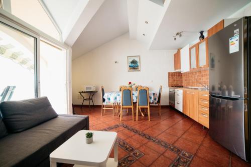 Two-Bedroom Apartment with Terrace and Sea View image 8