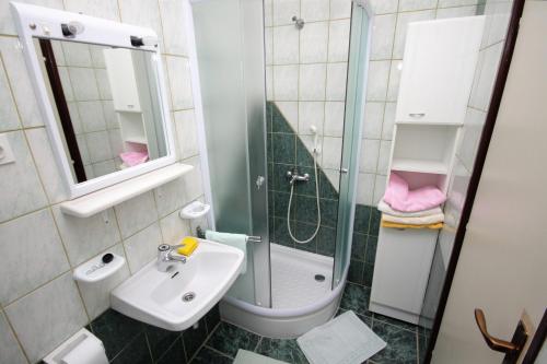 Two-Bedroom Apartment with Terrace image 10