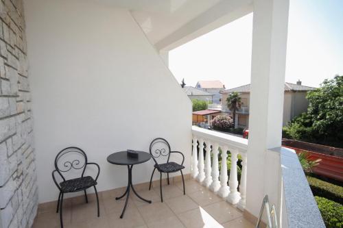 Two-Bedroom Apartment with Terrace image 5