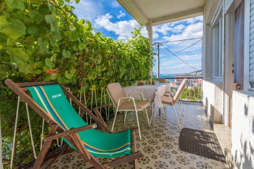 Two-Bedroom Apartment with Terrace and Sea View image 8
