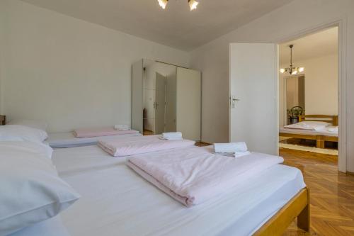 Two-Bedroom Apartment with Terrace and Sea View image 4