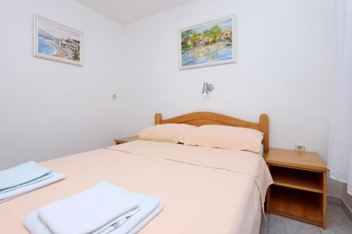 One-Bedroom Apartment with Balcony and Sea View image 9