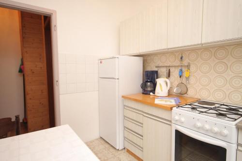 Two-Bedroom Apartment with Terrace and Sea View image 10