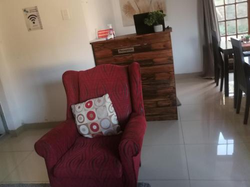 Palm Tree BnB – East London, IA