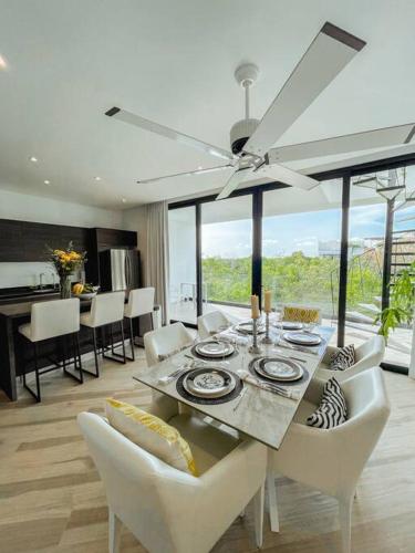 Luxury PH with private pool+roof top