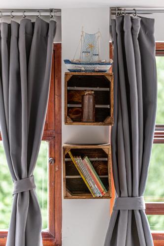 Cabin on Boat (4 Adults) image 6