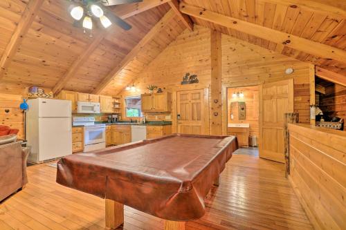Mountain Dream Cabin with Deck 7 Mi to Gatlinburg - image 12