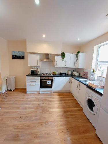 Elegant and central two bedrooms house in Windmill Hill