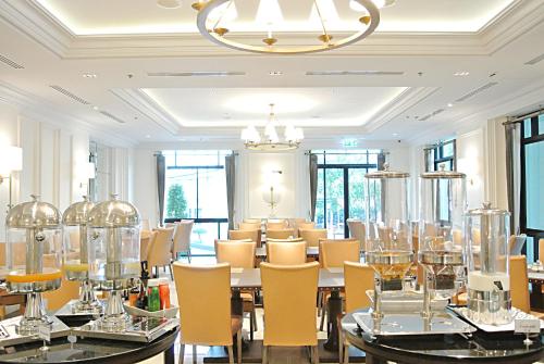 Great food & dining