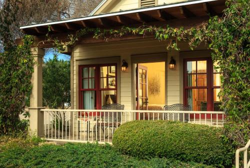 Inn on Lake Granbury a Boutique Hotel - 편의 시설/서비스