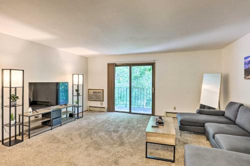 . Pet-Friendly Milwaukee Apartment with Balcony!