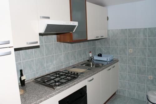 Apartments by the sea Podgora Makarska - 2624 - image 11