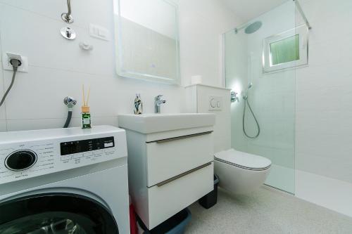 Apartments by the sea Podgora Makarska - 2614 - image 3